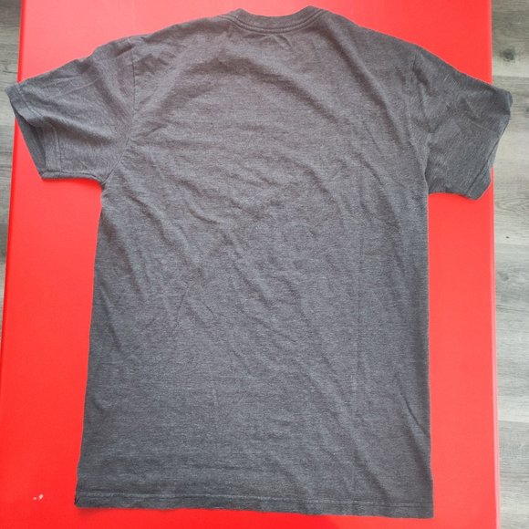 Quiksilver graphic design grey T-shirt man's size M - Picture 3 of 5